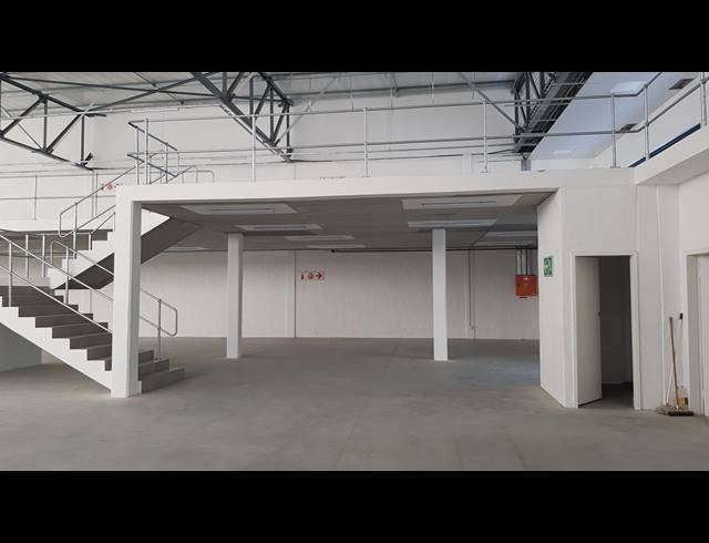 1,042M² FACTORY TO LET IN BELLVILLE SOUTH INDUSTRIA